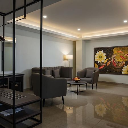 Hotel Santika Blitar Esterno foto