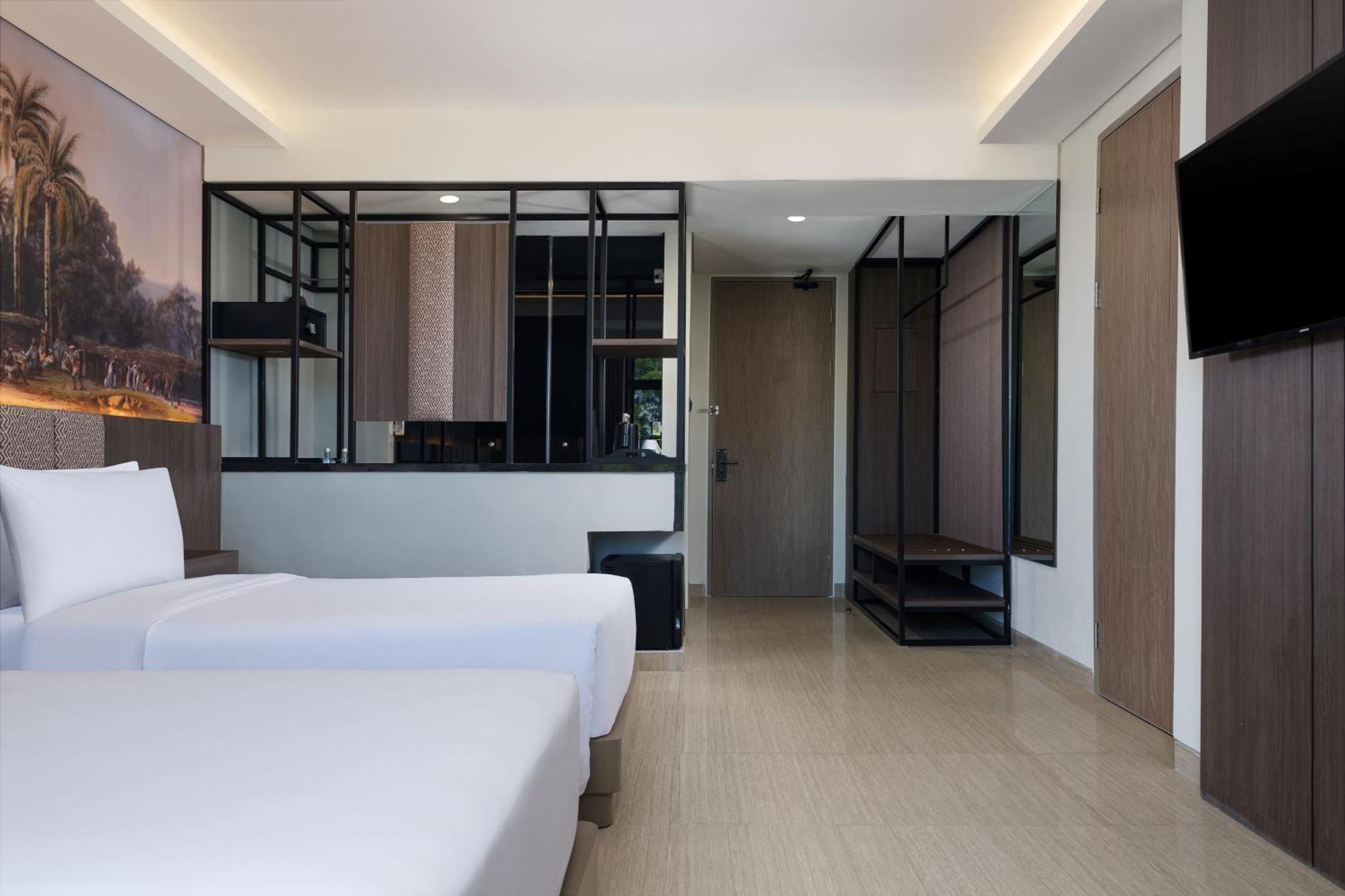 Hotel Santika Blitar Esterno foto