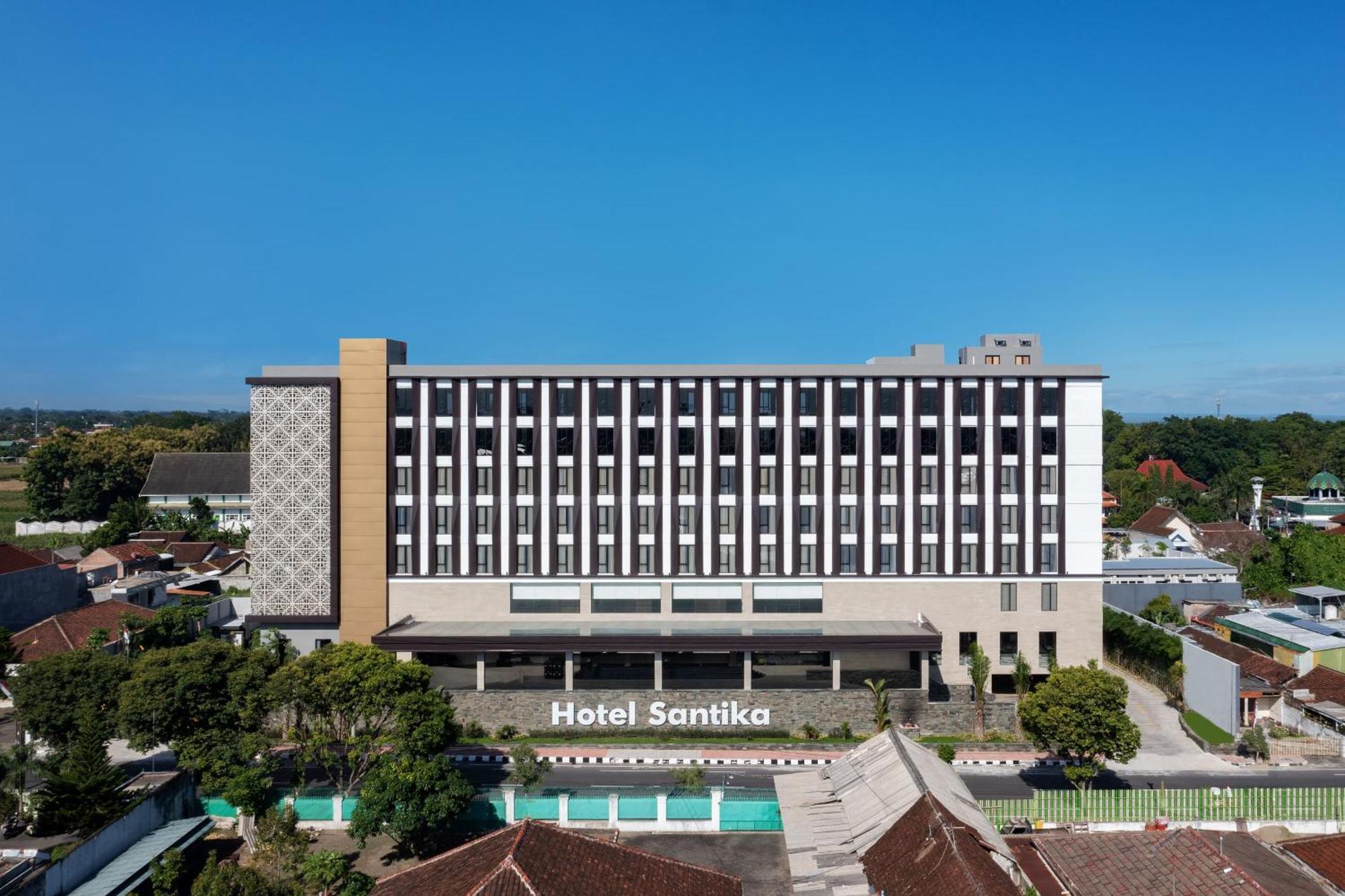 Hotel Santika Blitar Esterno foto