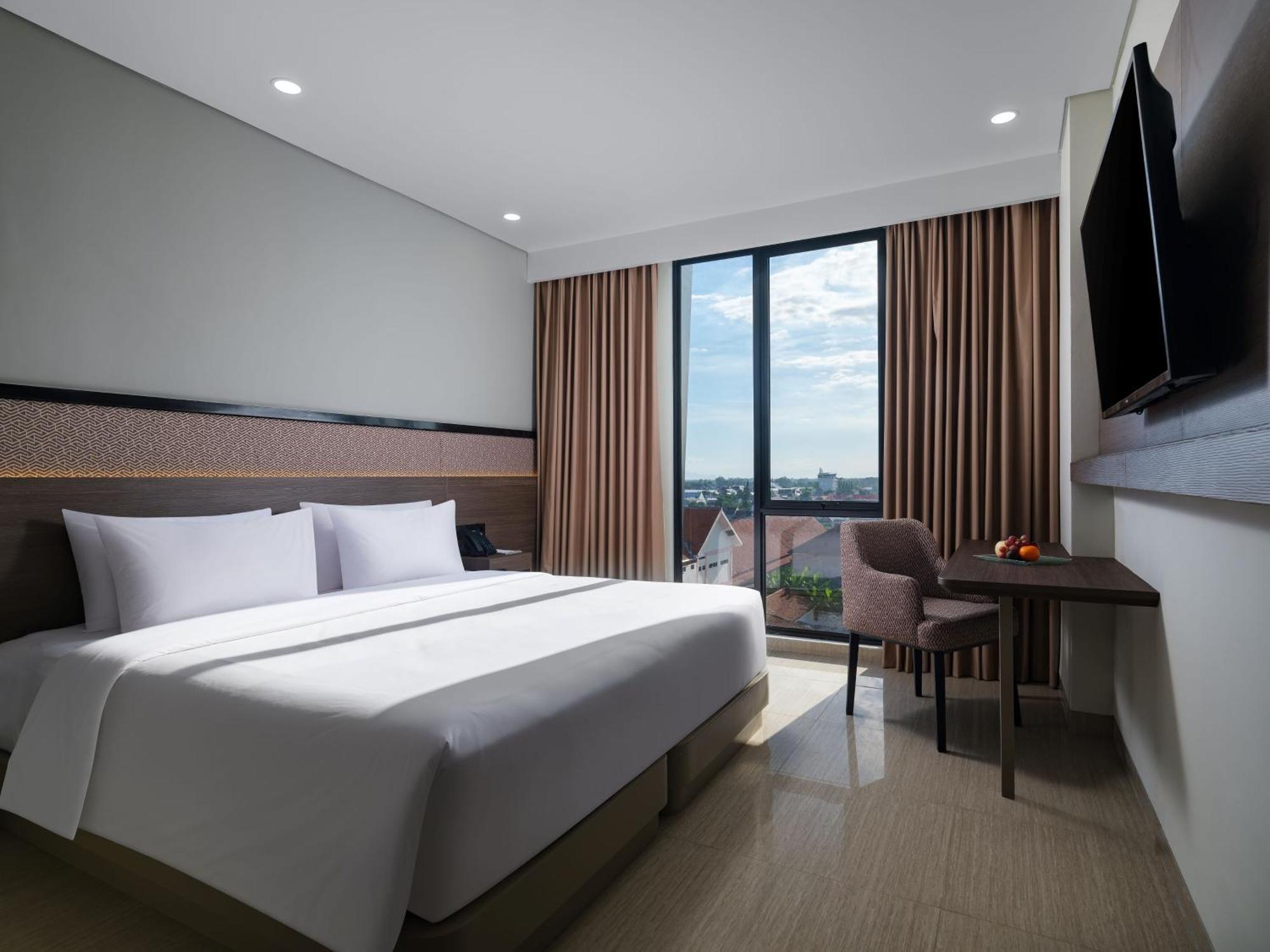 Hotel Santika Blitar Esterno foto
